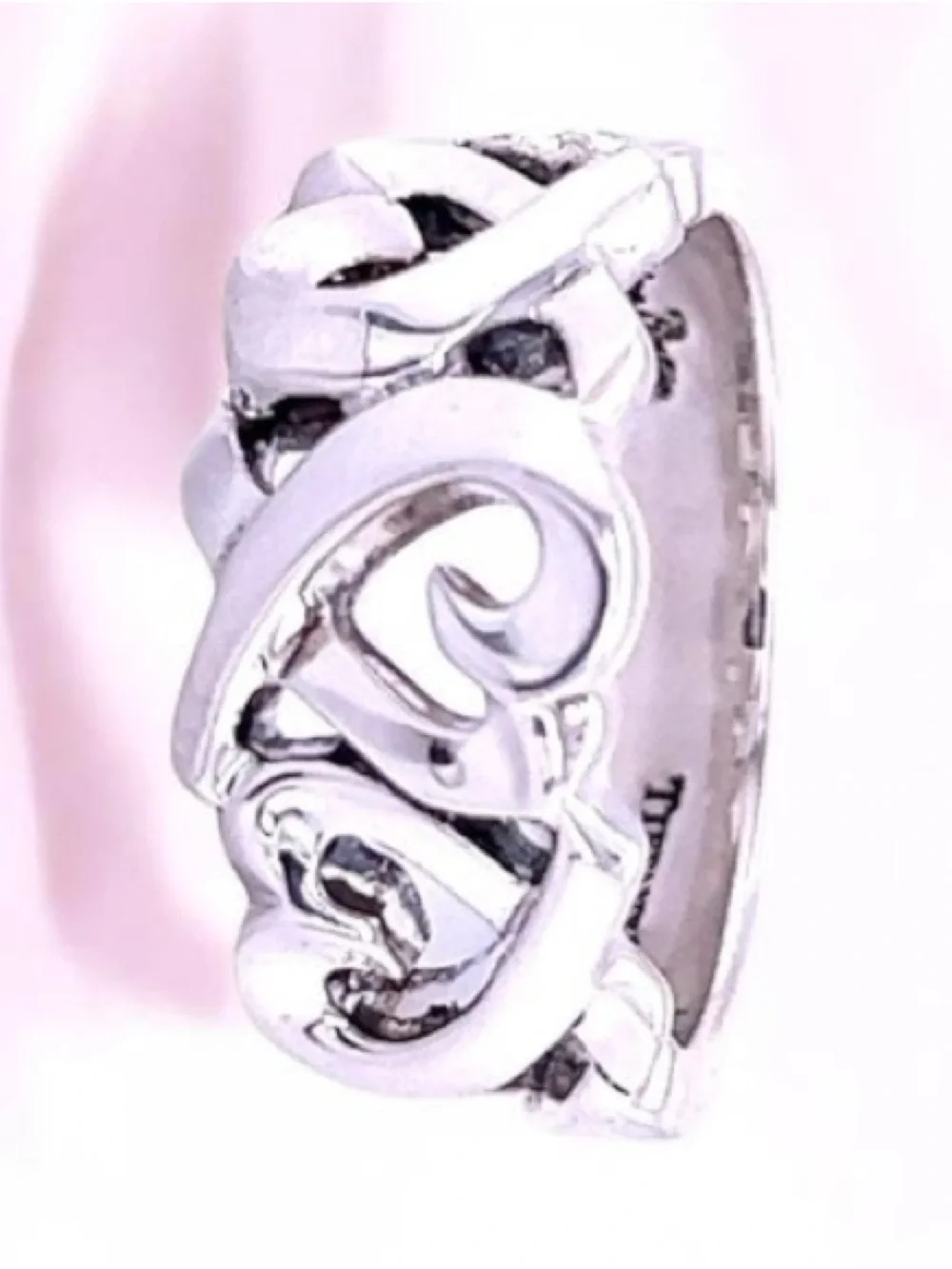 Tiffany & Co. Paloma Picasso Collection. Size 4 Sterling Silver 925.💍🩶💕